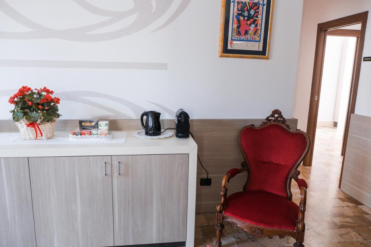 B&B Palazzo Storico Di Nicola Pescara Kültér fotó